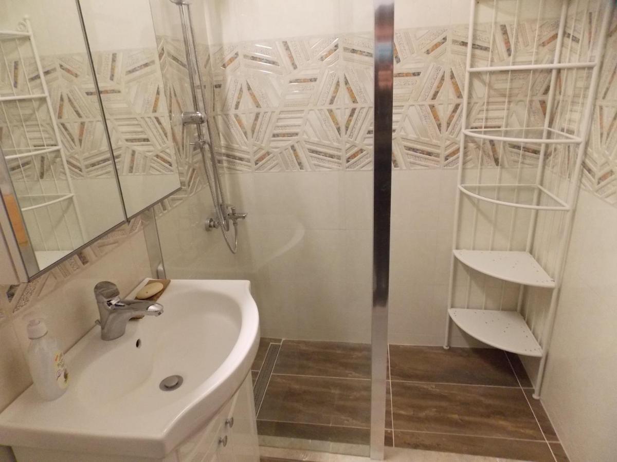 Garsoniera moderna Lägenhet Bukarest Exteriör bild